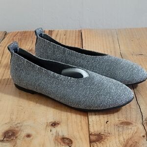 Bernie Mev Gray Silver Safira Lightweight Memory Foam Flats Size 37 NWT
